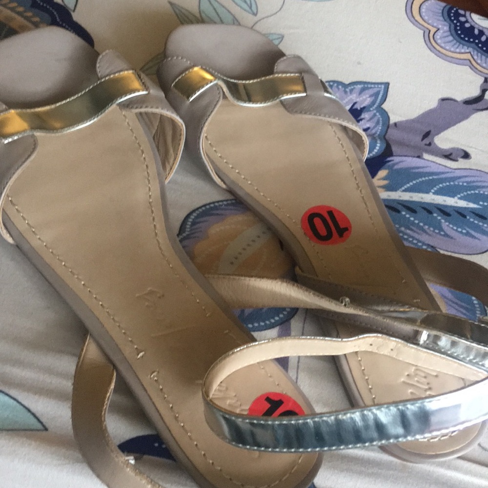Elizabeth and Jenny flat sandals taupe and silver